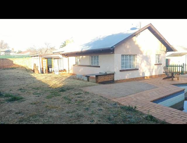 3 BEDROOM PROPERTY TO RENT IN WYCHWOOD